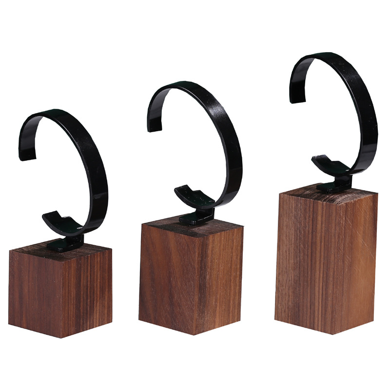 Nieuwe houten C-vormige horlog - Jewelry And Watches Inc recensie en prijs